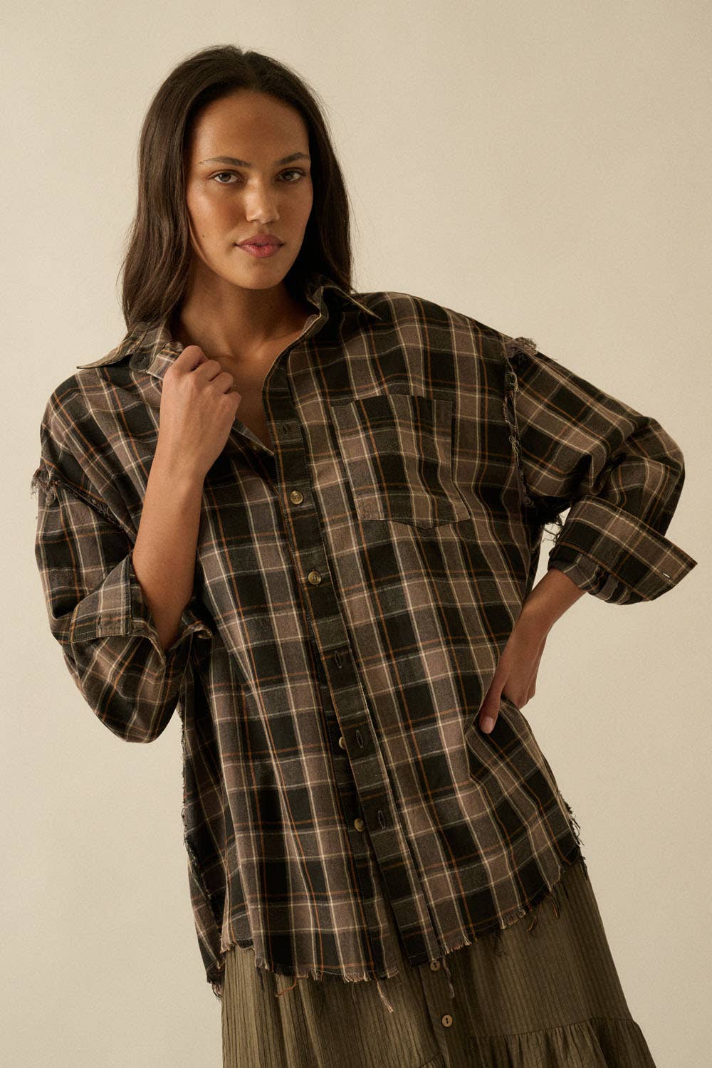 Plaid Oversized Raw-Edge Exposed-Seam Pocket Shirt: Black