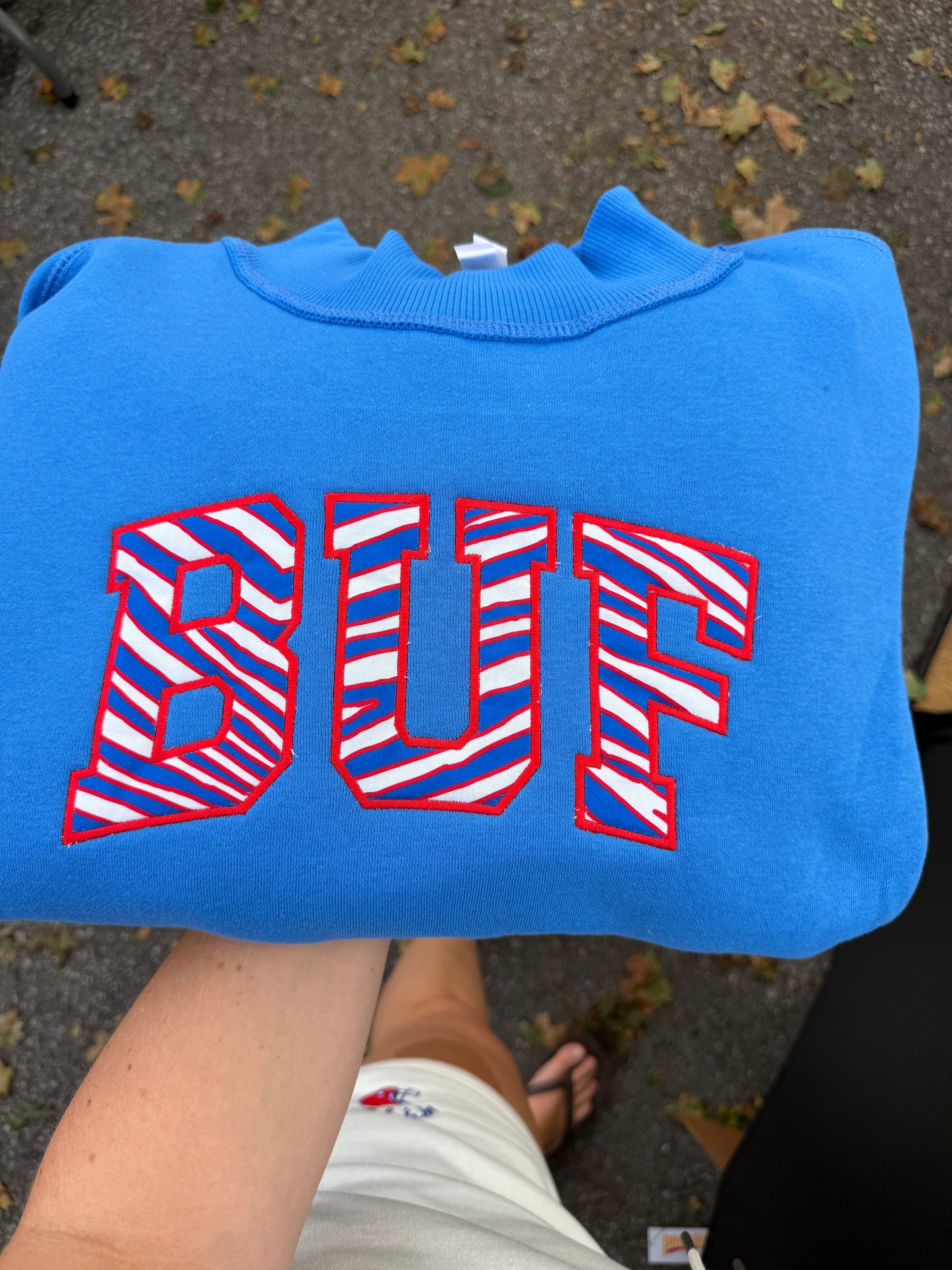 Buffalo appliqué stripes mock neck