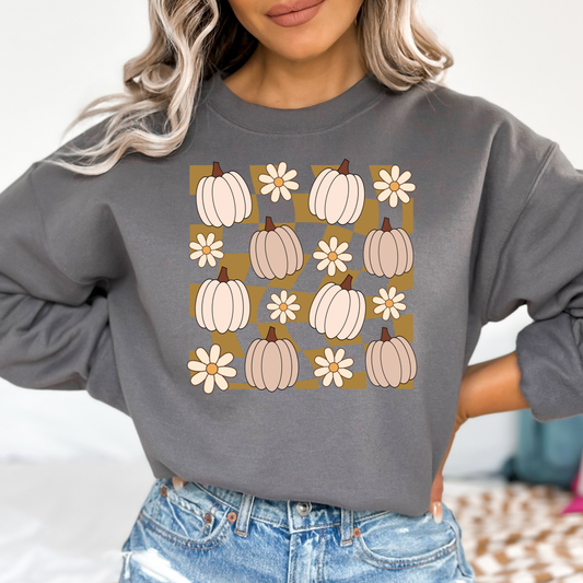 Checkered pumpkin crewneck