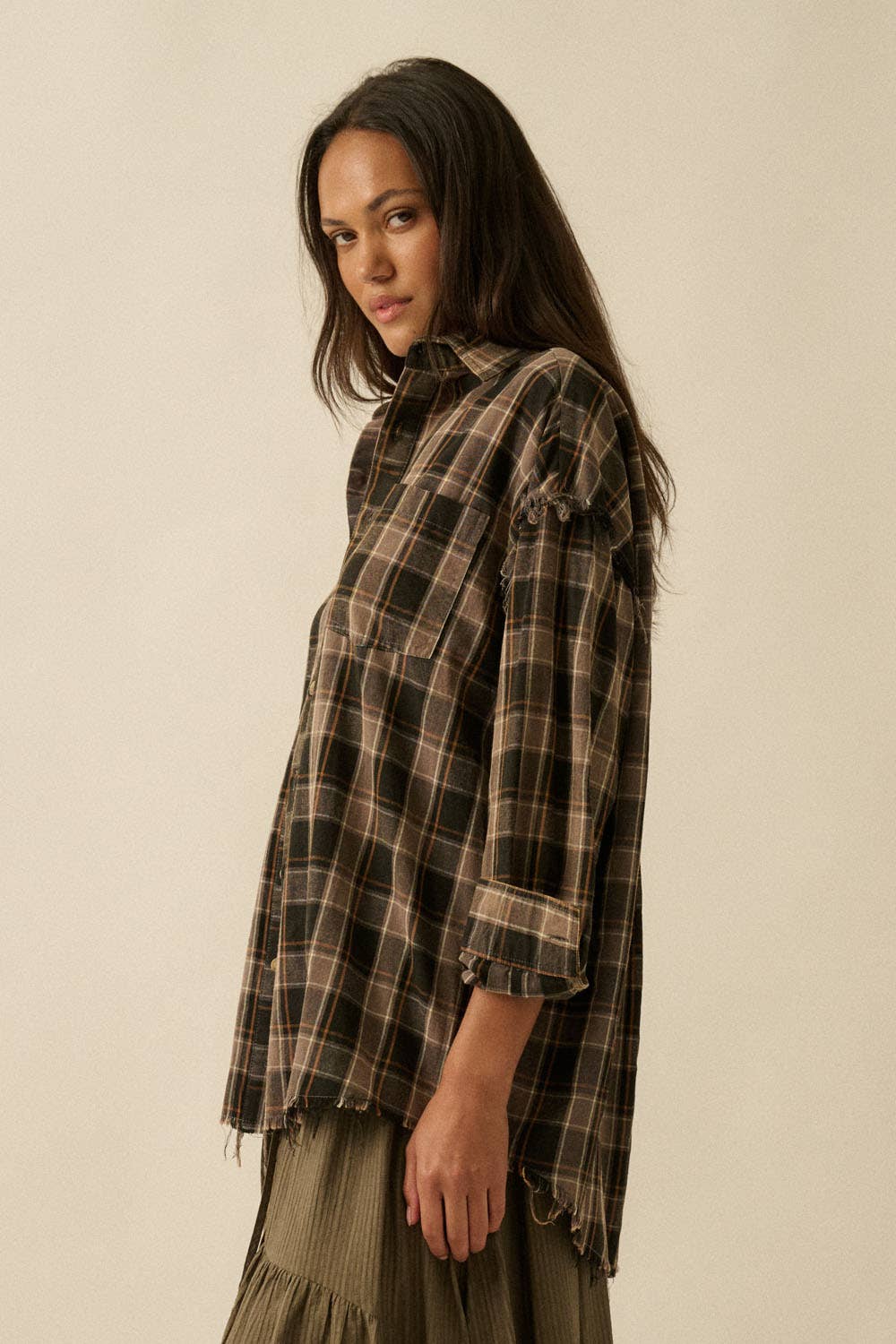 Plaid Oversized Raw-Edge Exposed-Seam Pocket Shirt: Black