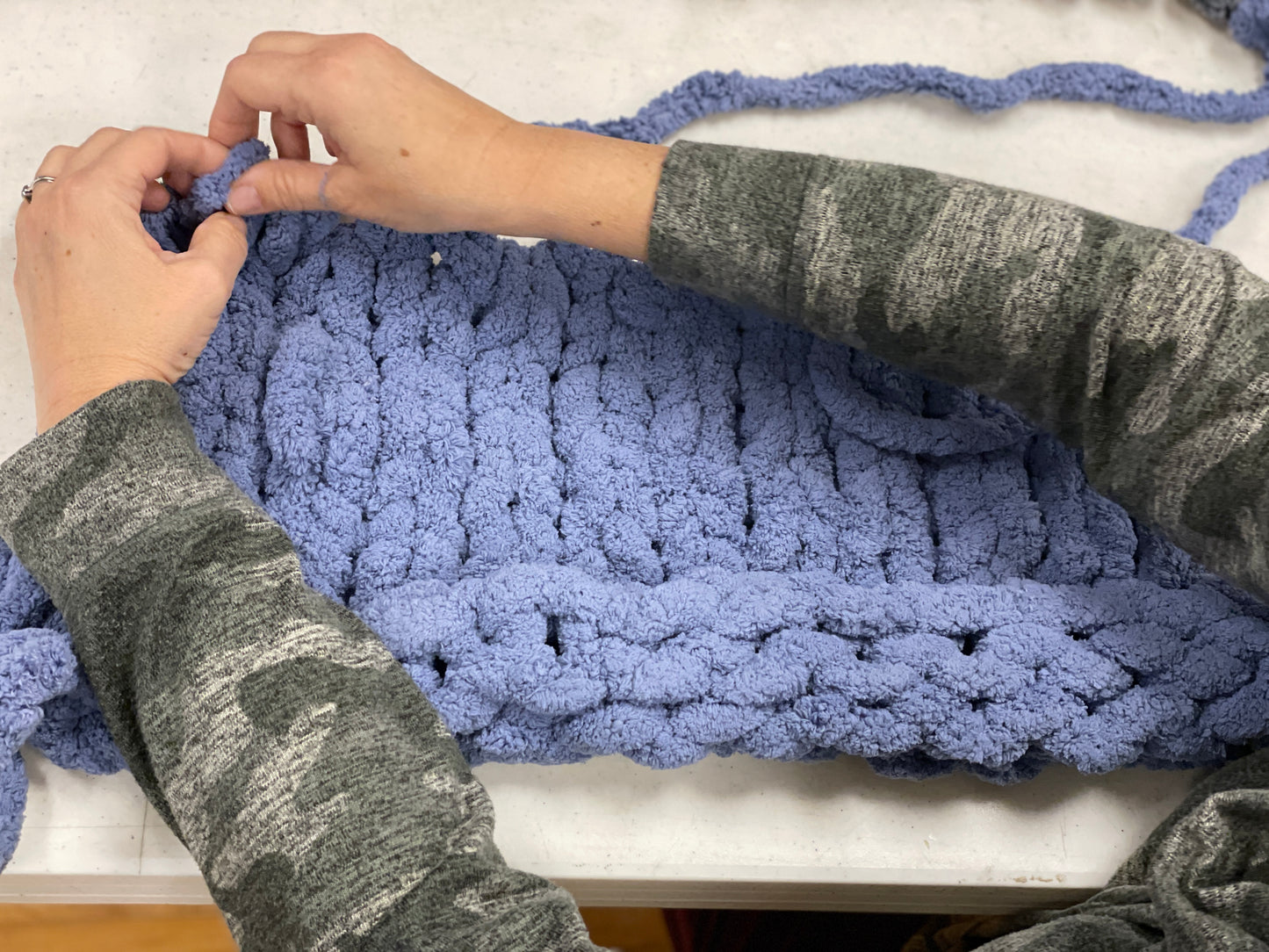 DIY Chunky Knit Blanket Class 9/30 Sweet Boutique